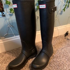 Matte black womens Hunter boots
